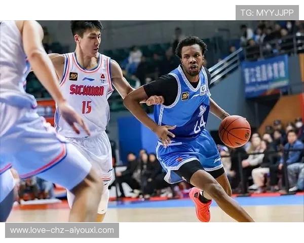 新疆队全新锋线组合即将巅峰出击，点燃赛场火焰！