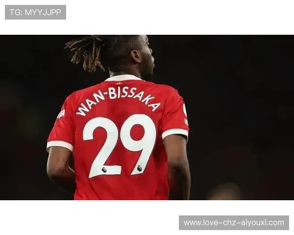 曼联万比萨卡：卡位与拦截训练的完美演绎