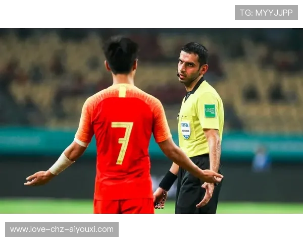 法兰克福快速传切渐入佳境,赢得全场瞩目 法兰克福快速传切渐入佳境,赢得全场瞩目