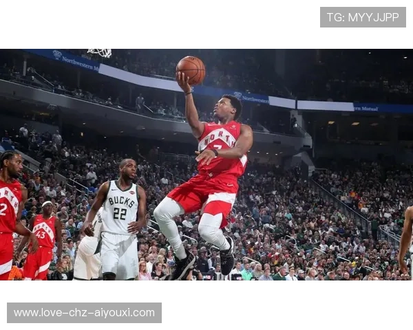 MLB外场冲刺接杀成为赛季最佳回放之一