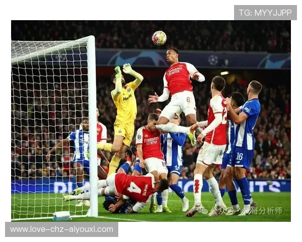 纽卡斯尔威尔逊高空争顶成为全场焦点