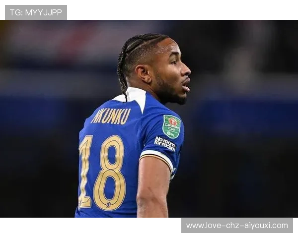 切尔西恩昆库面对封堵快速侧身推射破门 切尔西恩昆库面对封堵快速侧身推射破门