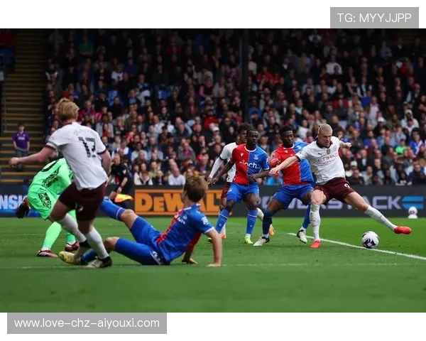 德布劳内直塞助攻哈兰德门前补射 德布劳内直塞助攻哈兰德门前补射