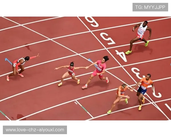 田径接力队超神配合，交接棒如教科书