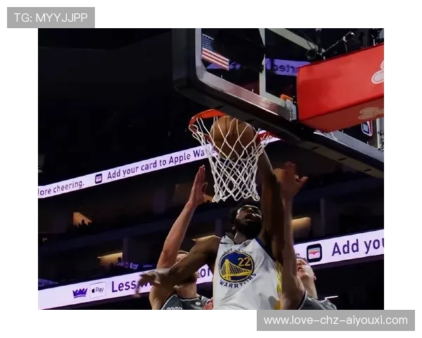 福克斯低位抬手命中，国王攻防两端都得分