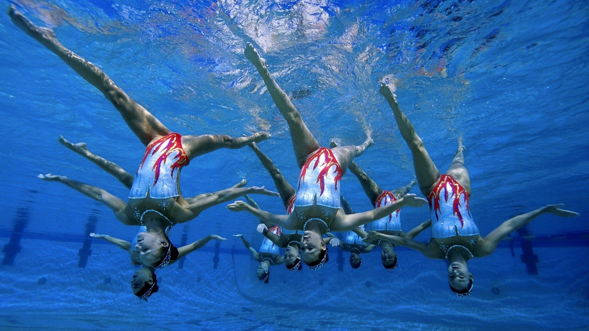 世界铁三赛总决赛 选手在酷暑中坚持完赛,铁三比赛规则